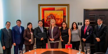 Escuela de Educación USAT firma convenio con el Gobierno Regional de Lambayeque y Arequipa Capacitaciones