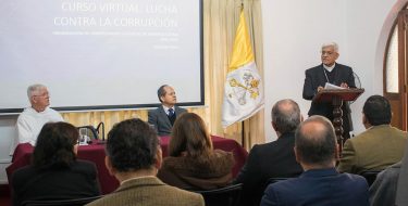 Presidente de la Conferencia Episcopal Peruana presenta curso sobre lucha contra la corrupción