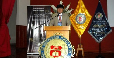 Profesor USAT es premiado en Convención Nacional de Investigación Contable
