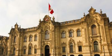 La cuestión de confianza: el retorno del debate sobre la responsabilidad política en el gobierno peruano