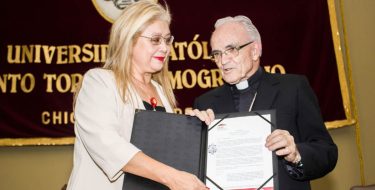 USAT despide con emotivo homenaje a monseñor emérito Jesús Moliné Labarta